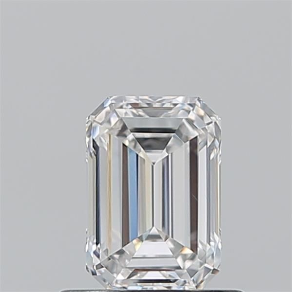 Emerald cut diamond with brilliant facets, showcasing clarity and sparkle for engagement rings or fine jewelry.