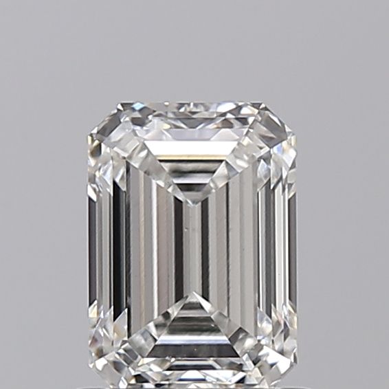 Radiant cut diamond with brilliant facets, showcasing clarity and sparkle for engagement rings or fine jewelry.
