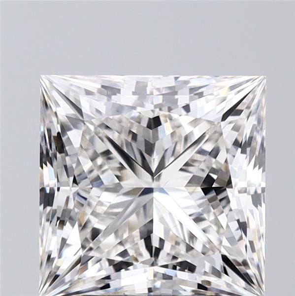 Sparkling princess cut diamond with brilliant facets, ideal for engagement rings and fine jewelry