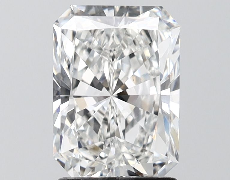Radiant cut diamond with brilliant facets, showcasing clarity and sparkle for engagement rings or fine jewelry.