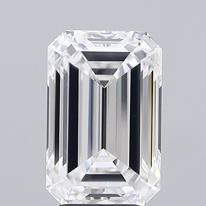 Emerald cut diamond with brilliant facets, showcasing clarity and sparkle for engagement rings or fine jewelry.