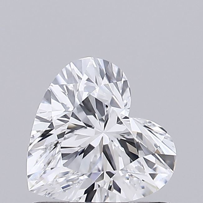 Sparkling heart-shaped diamond with brilliant facets, ideal for engagement rings and fine jewelry