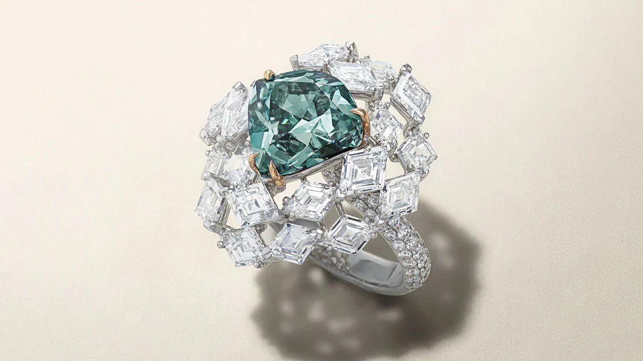 Un diamant bleu-vert exceptionnel, le "Ocean Dream", établit un record mondial chez Christie’s