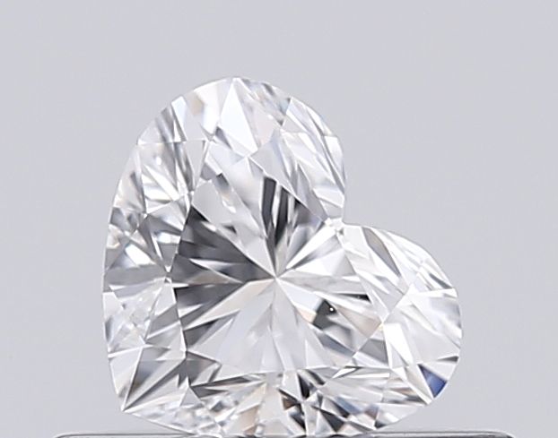 Sparkling heart-shaped diamond with brilliant facets, ideal for engagement rings and fine jewelry