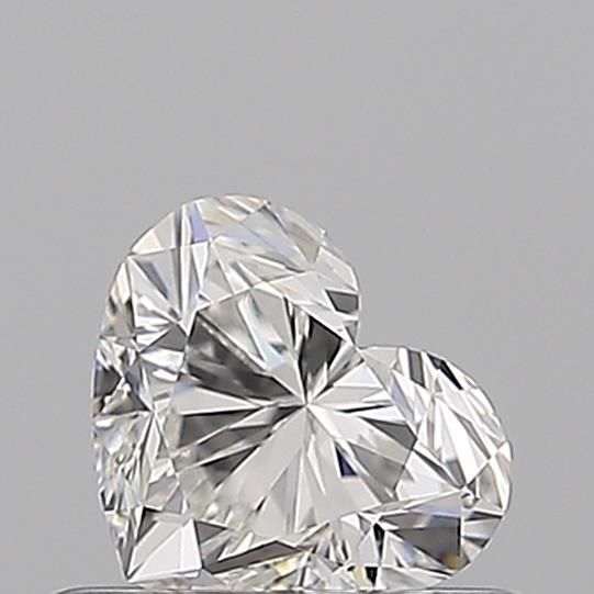 Sparkling heart-shaped diamond with brilliant facets, ideal for engagement rings and fine jewelry.