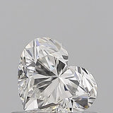 Sparkling heart-shaped diamond with brilliant facets, ideal for engagement rings and fine jewelry.