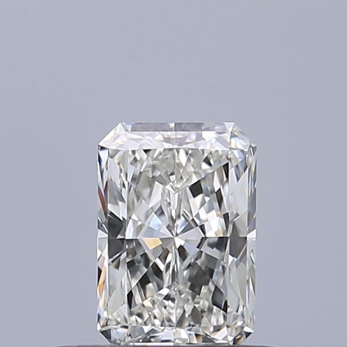 Radiant cut diamond with brilliant facets, ideal for engagement rings and fine jewelry settings.
