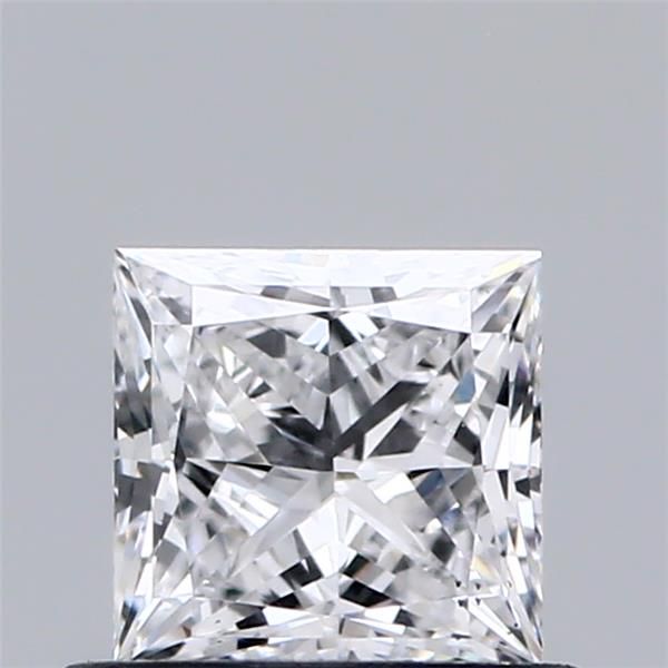 Sparkling princess cut diamond with brilliant facets, ideal for engagement rings and fine jewelry