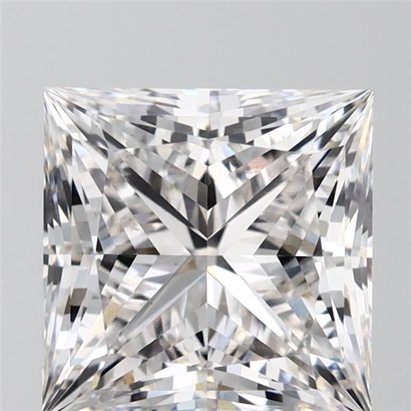 Sparkling princess cut diamond with brilliant facets, ideal for engagement rings and fine jewelry