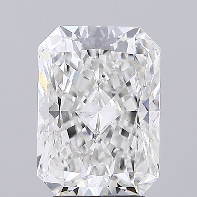Radiant cut diamond with brilliant facets, showcasing clarity and sparkle for engagement rings or fine jewelry.