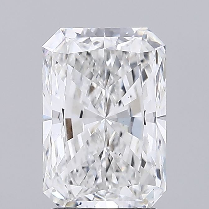 Radiant cut diamond with brilliant facets, showcasing clarity and sparkle for engagement rings or fine jewelry.