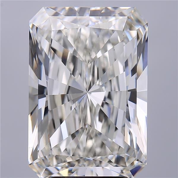 Radiant cut diamond with brilliant facets, showcasing clarity and sparkle for engagement rings or fine jewelry.