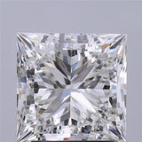 Sparkling princess cut diamond with brilliant facets, ideal for engagement rings and fine jewelry
